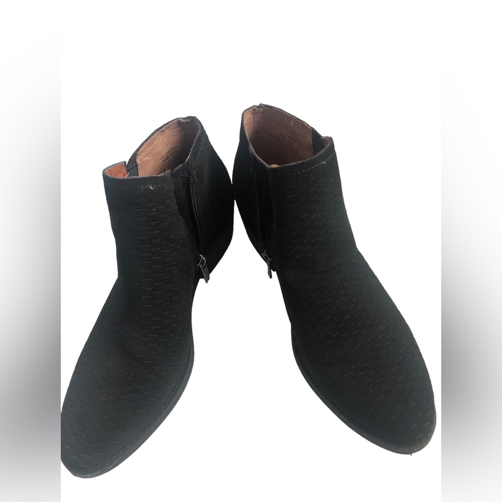 Lucky Brand Size 6 M Ankle boot.